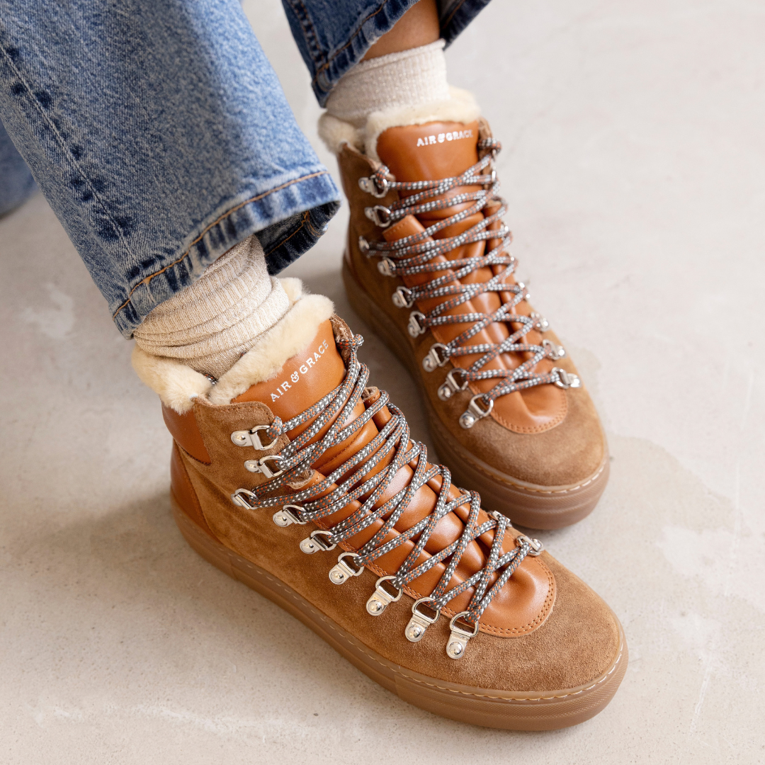 Camino Shearling Boots Suede